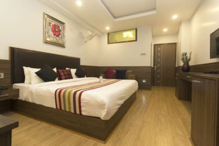 Room 13 of 21