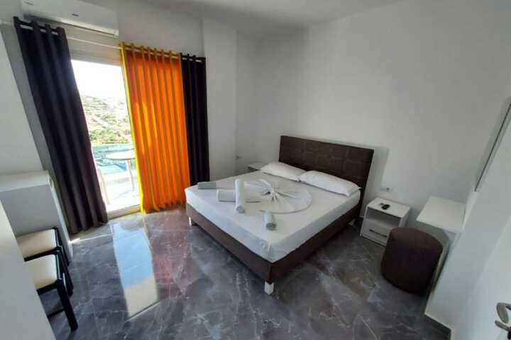 Room 5 of 30