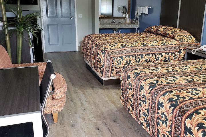 Room 10 of 17