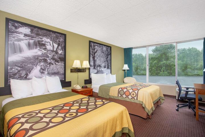 2 Double Beds (7 of 9)