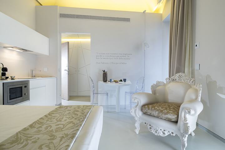 Room 52 of 75