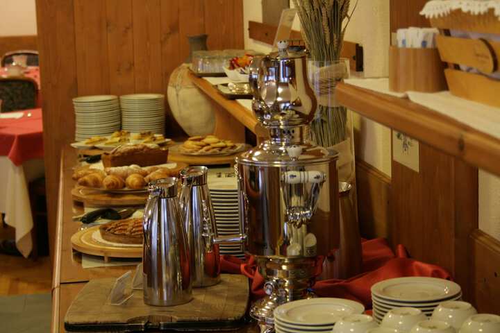 Breakfast/Coffee Service 28 of 32