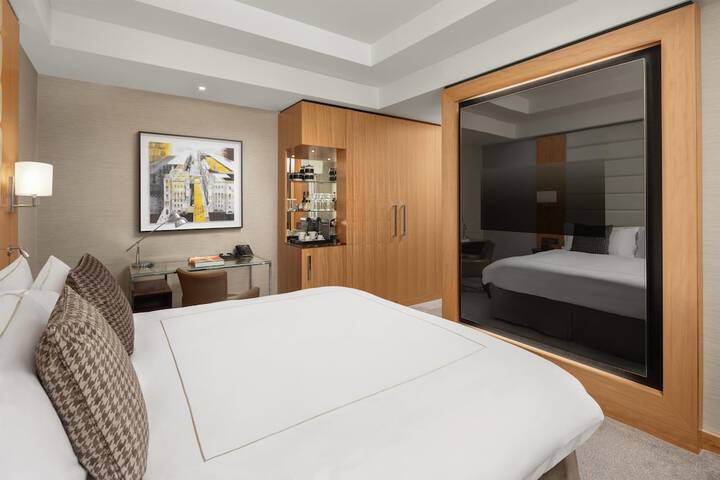 Room 36 of 114