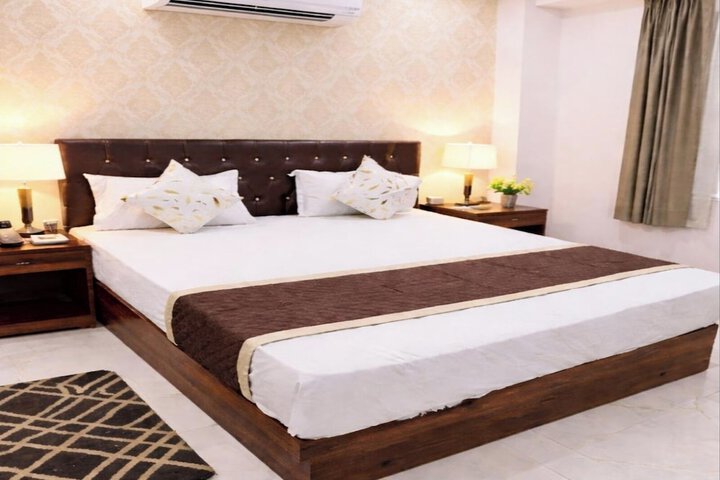 Room 3 of 9