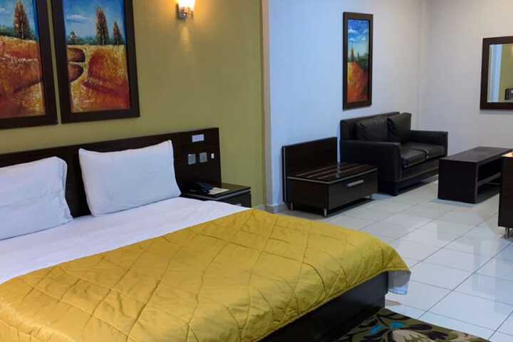 Room 12 of 23