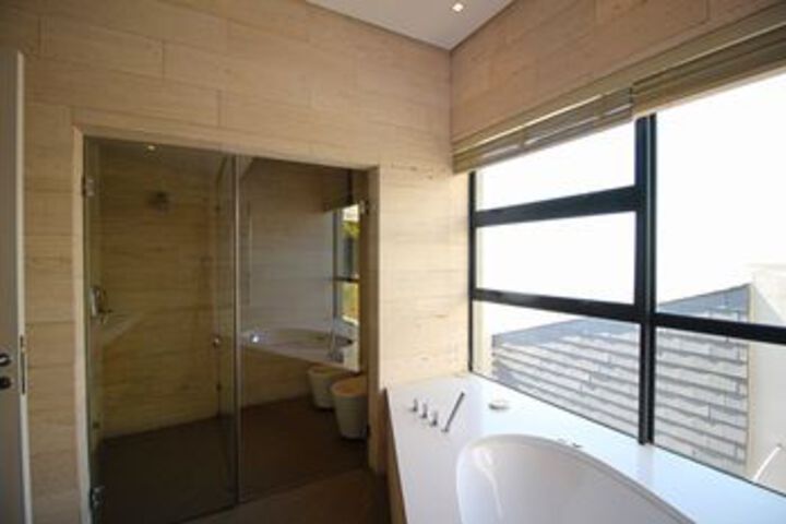 Room 8 of 36