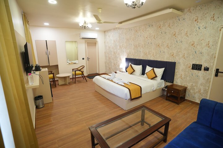 Room 10 of 21