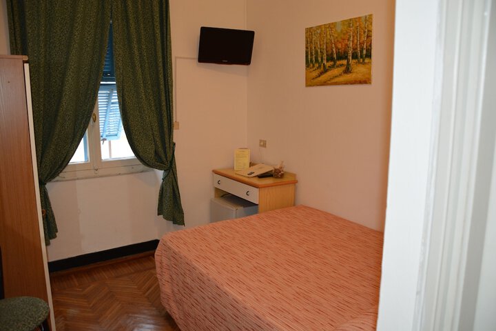 Room 8 of 31