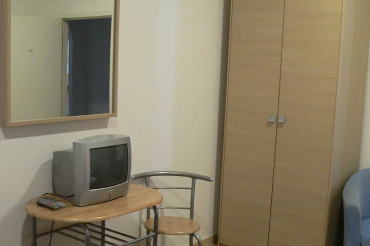 Room 5 of 64