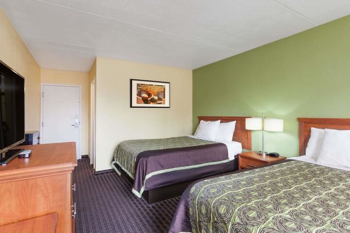 Room 8 of 35