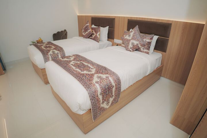 Room 11 of 29