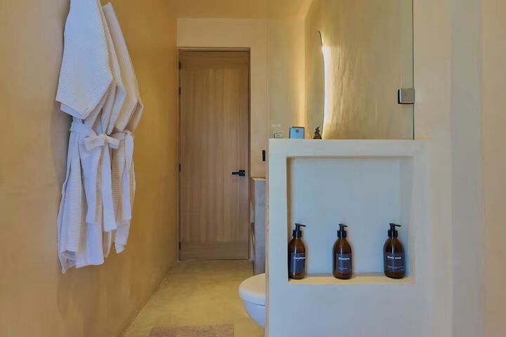 Room 16 of 23