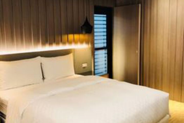 Room 22 of 48