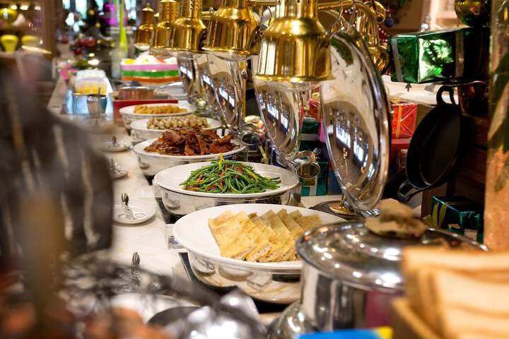 Dining 54 of 64