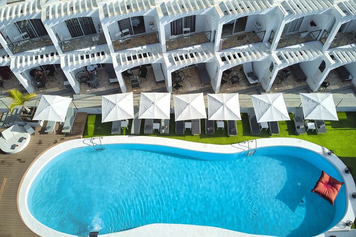 Pool Hotel