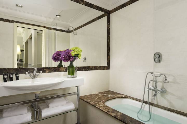 Bathroom Interior Photo
