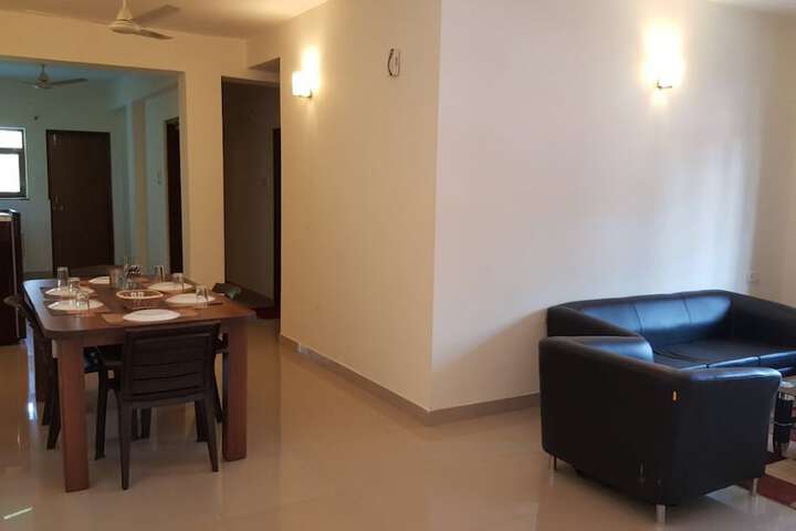 Room 1 of 7