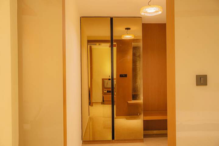 Room 23 of 38