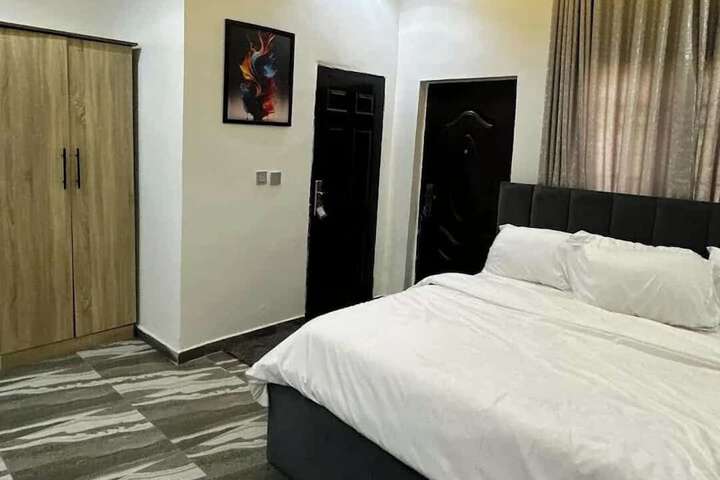 Room 4 of 26
