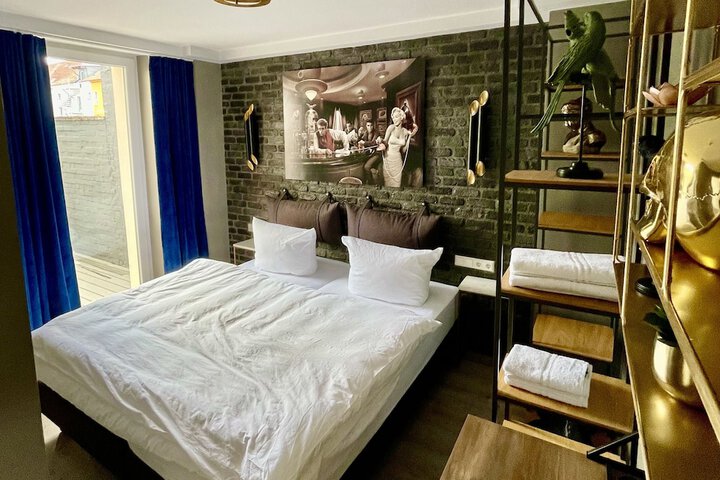 Room 12 of 63