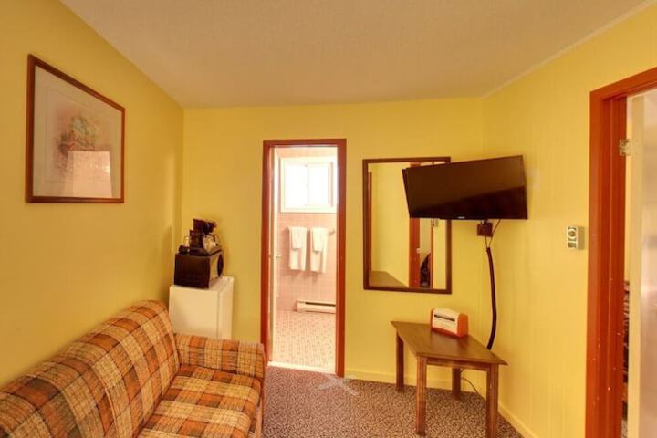 Room 13 of 25