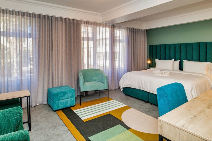 Room 32 of 54