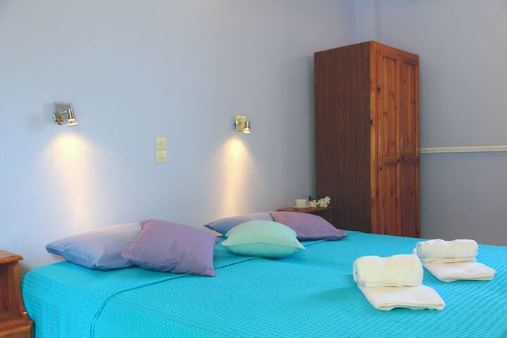 Room 3 of 18