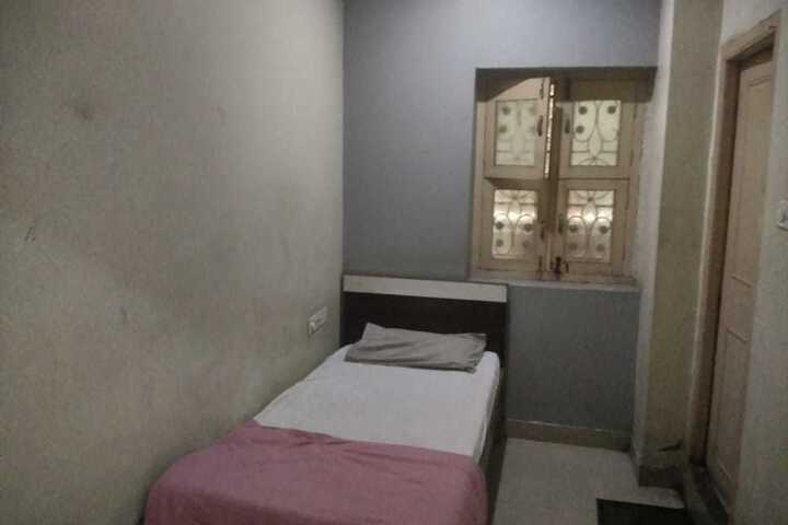 Room 6 of 19