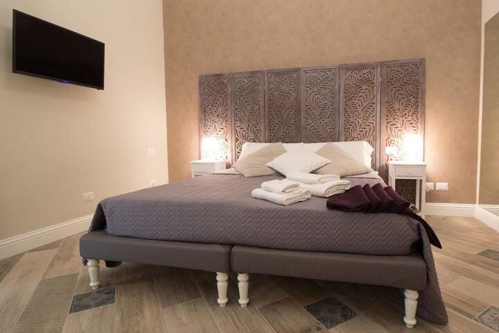 Room 3 of 48
