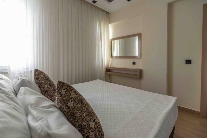 Room 21 of 93
