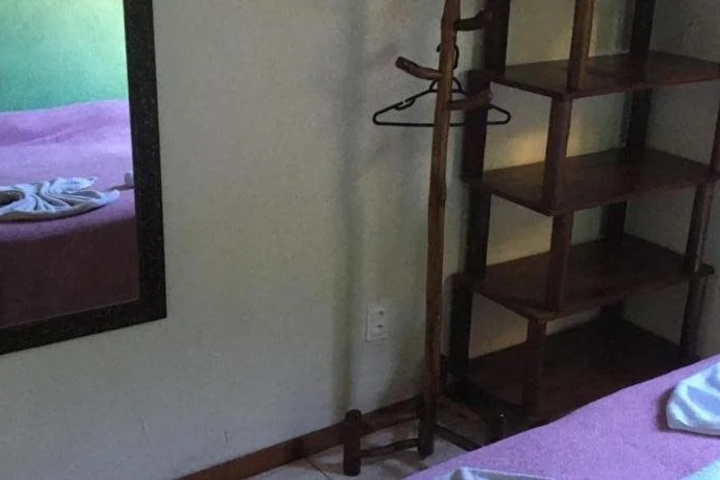 Room 4 of 12