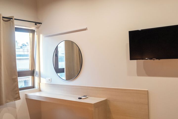Room 10 of 36