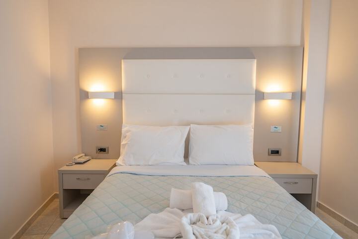 Room 12 of 82
