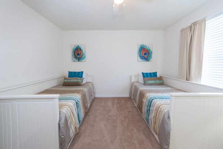 Room 2 of 221