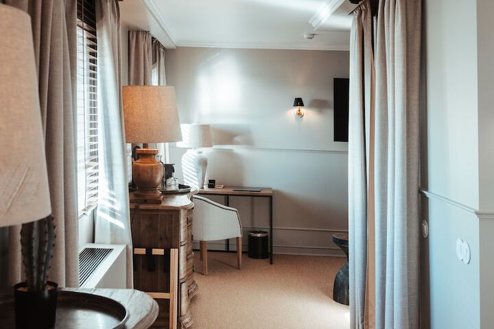 Room 28 of 132