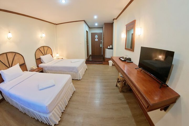 Room 17 of 38