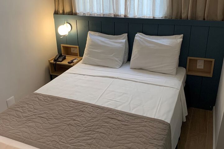 Room 10 of 47