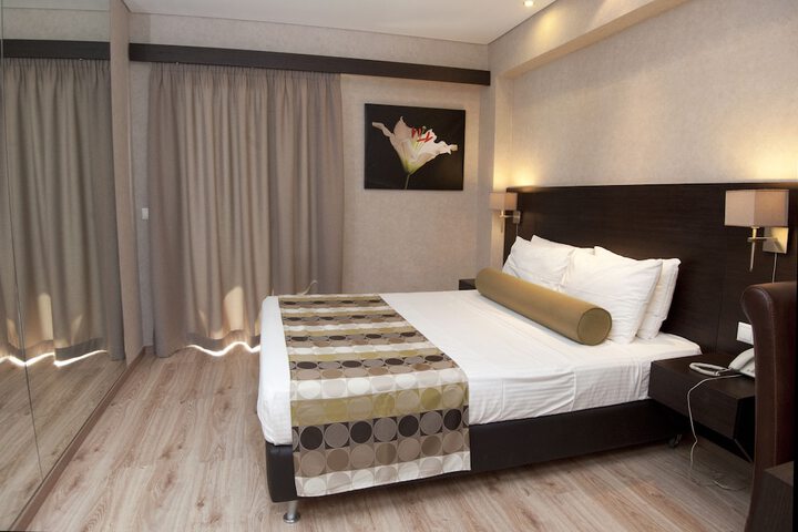 Room 3 of 44