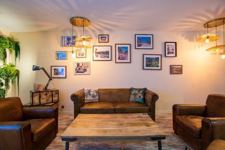 Lounge 125 of 209