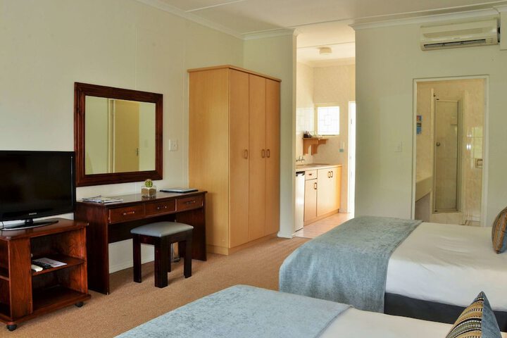 Room 11 of 37