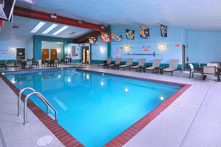 Hotel with Pool