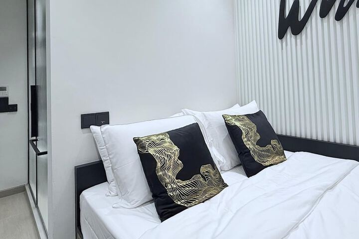 Room 4 of 21