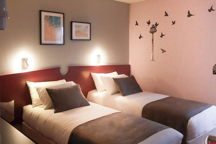 Room 7 of 17