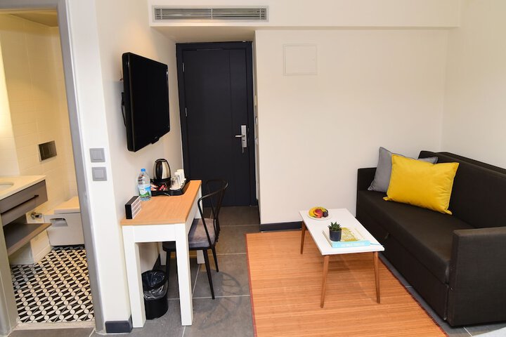 Room 13 of 22