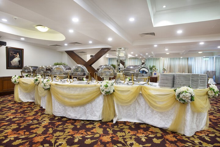 Ballroom/Hall 232 of 258