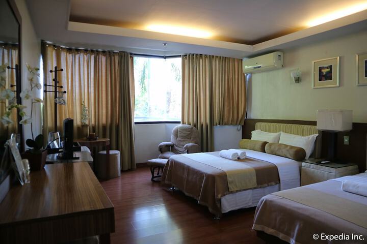 Room 8 of 34