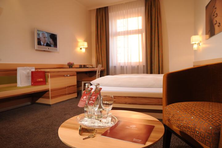 Room 42 of 112