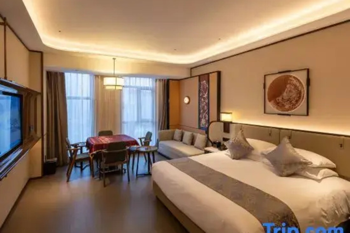 Room 3 of 3