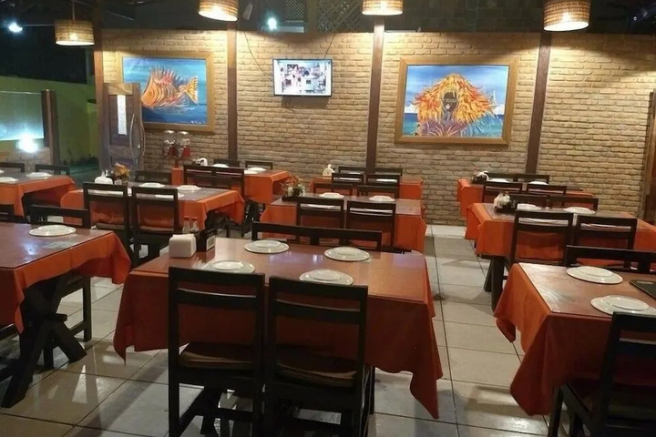 Dining 13 of 15
