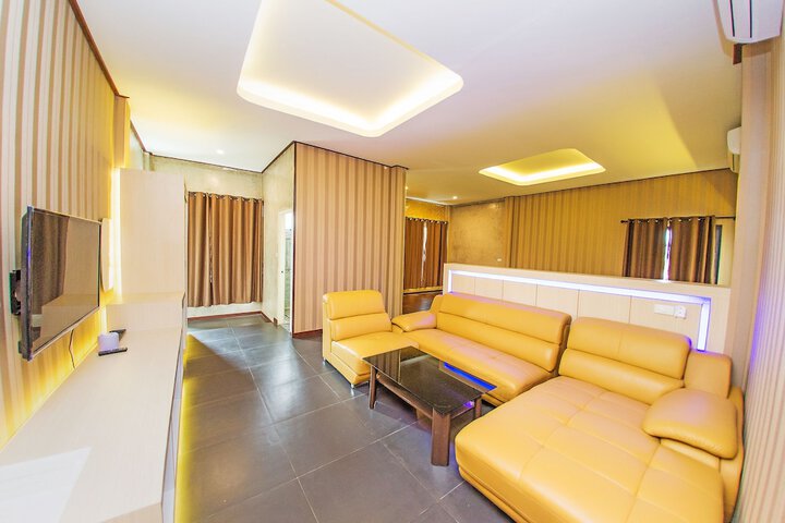Room 6 of 59